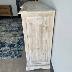 Global Imports Finley Elm Breakfront Quatrefoil Mirrored Console (Whitewash) Consoles, Breakfronts, & Sideboards