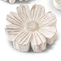 K&K Interiors Resin Daisy (Various Sizes) Home Accents