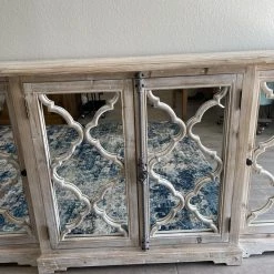 Global Imports Finley Elm Breakfront Quatrefoil Mirrored Console (Whitewash) Consoles, Breakfronts, & Sideboards