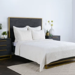 Classic Home Bari Cloud King Quilt, Velvet