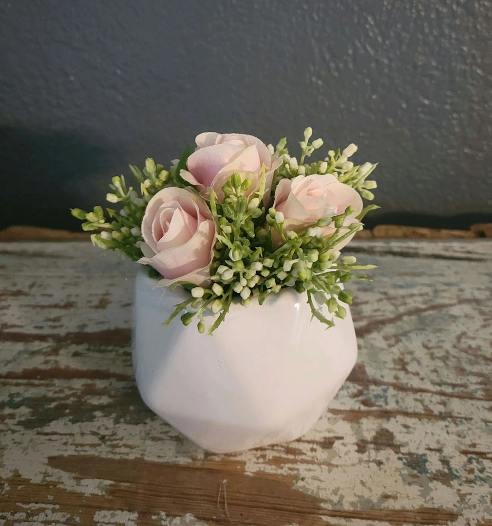 Diane Small Floral With Pink Roses Floral Arrangements 1 Diane Small Floral With Pink Roses Floral Arrangements