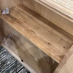 Global Imports Finley Elm Breakfront Quatrefoil Mirrored Console (Whitewash) Consoles, Breakfronts, & Sideboards